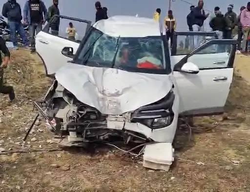 jh-palamau-two-auto-collide-youth-dead