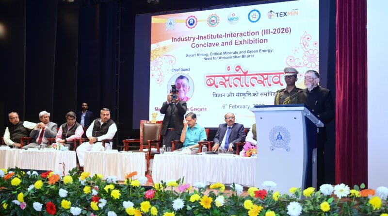 jh-governor-reached-the-conclave-of-iit-ism