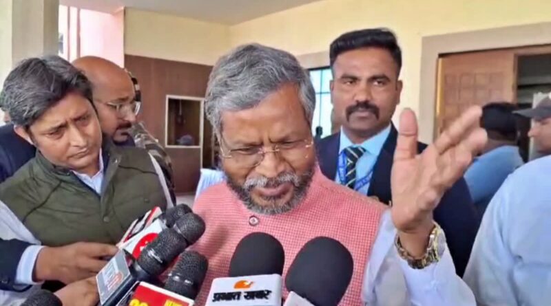 jh-babulal-marandi-surrounds-ruling-party-in-house