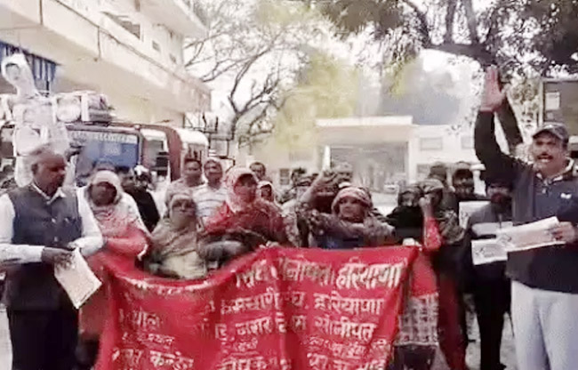 firefighters-protest-burn-min