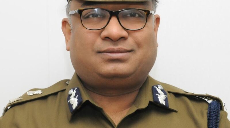 hr-trading-social-police-