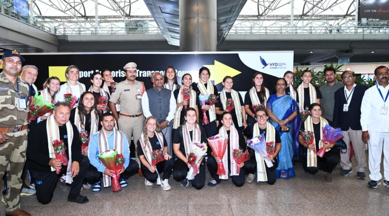 sports-hockey-uruguay-womenshockey-fih-wc