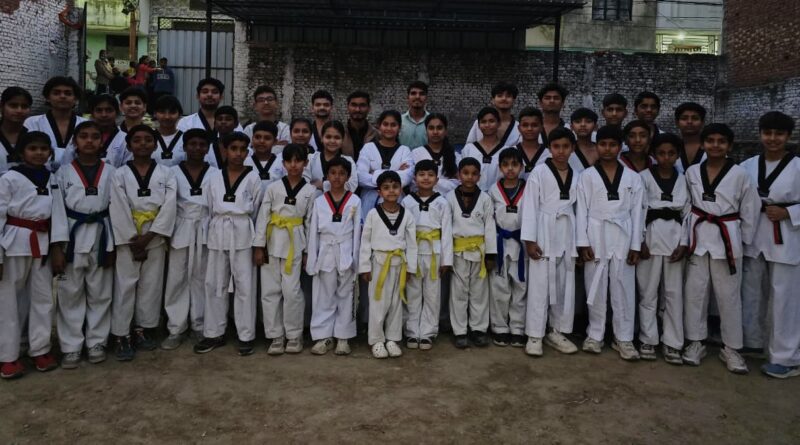 30-se-adhik-khilariyo-ne-di