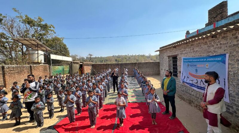 jh-school-children-surya-namaskar-yoga