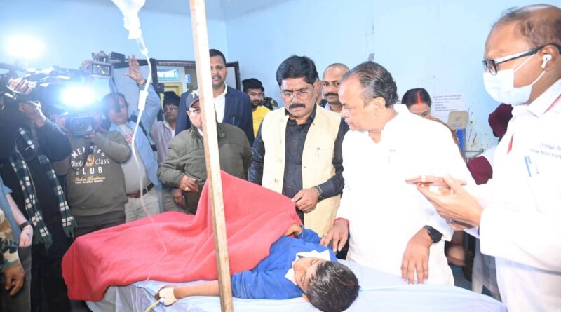 jh-elephant-attack-minister-meet-families-deceased