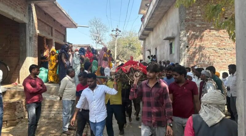 auraiya-woman-falls-death