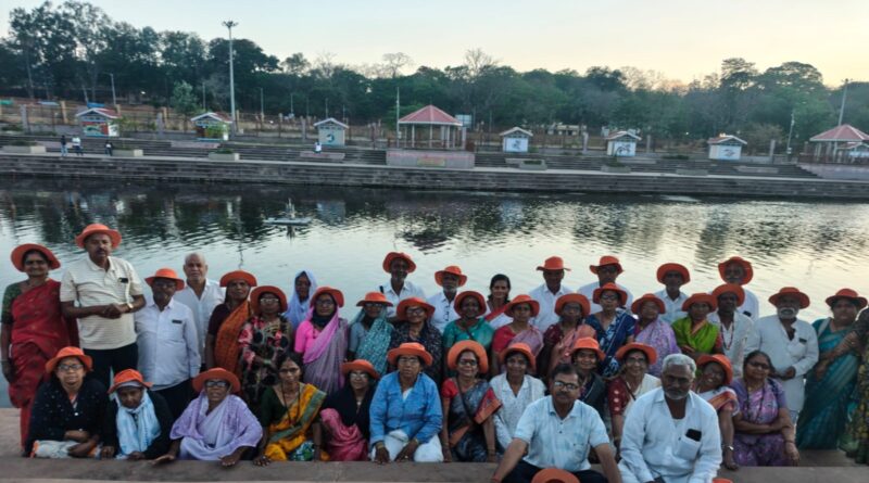 devotee-group-from-shirdi-reac