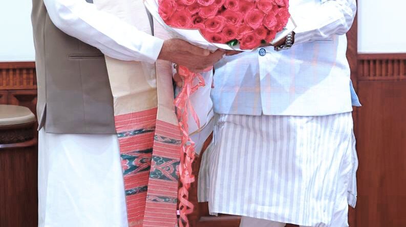 jh-aditya-shahu-meet-pm-modi-greetings