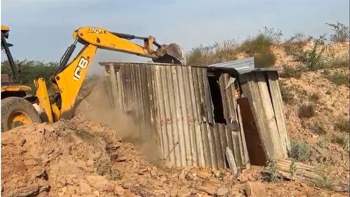 mp-gwalior-major-action-15-bigha-government-land-w