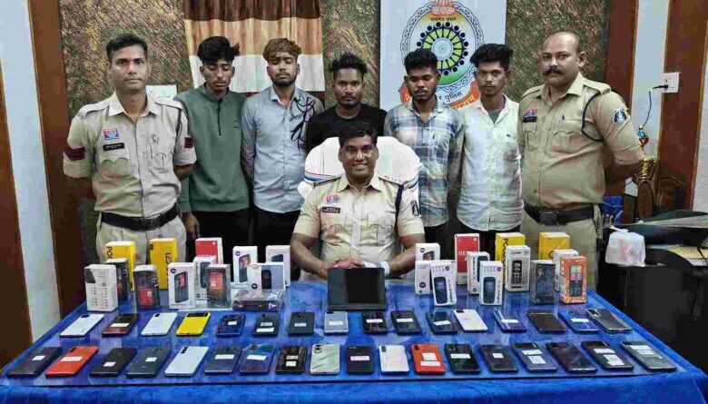 police-action-on-mobile-thief