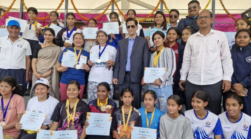 mahila-divas-par-mini-stediyam