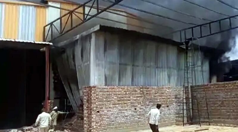 -fire-breaks-out-at-a-closed