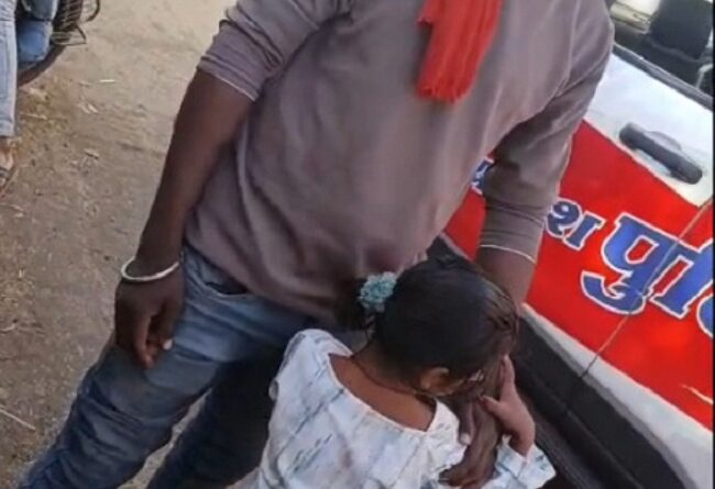 vidisha-dial-112-personnel-reunited-an-8-year-old-