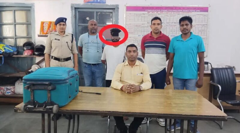 jh-suitcase-theft-accused-arrest