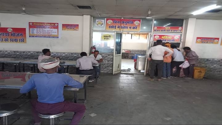 mp-gwalior-deendayal-rasoi-also-serves-self-respec