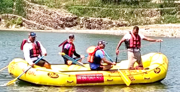 accsident-youth-drowns-ganga