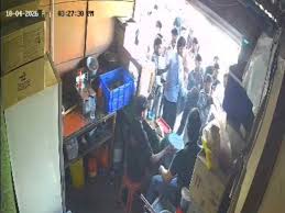 indore-violent-clash-between-two-groups-of-student