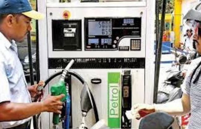petrol-becomes-dearer-by-rs-261-diesel-by-rs-271