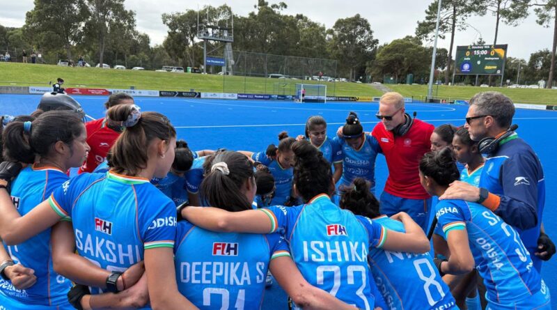 sports-hockey-indian-womensteam-australia