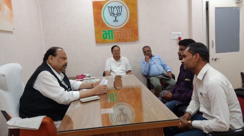 bjp-state-office-minister-chaitanya-kashyap-addres