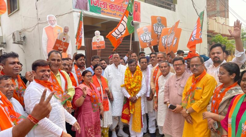 up-happiness-bjp-workers-victo
