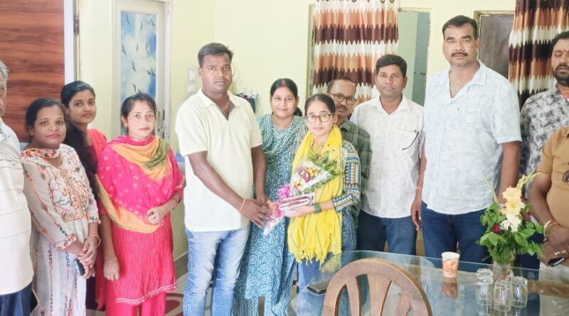 jh-student-sonakshi-chandra-was-honored