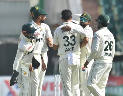 sports-cricket-pakistan-slowoverrate-dhakatest