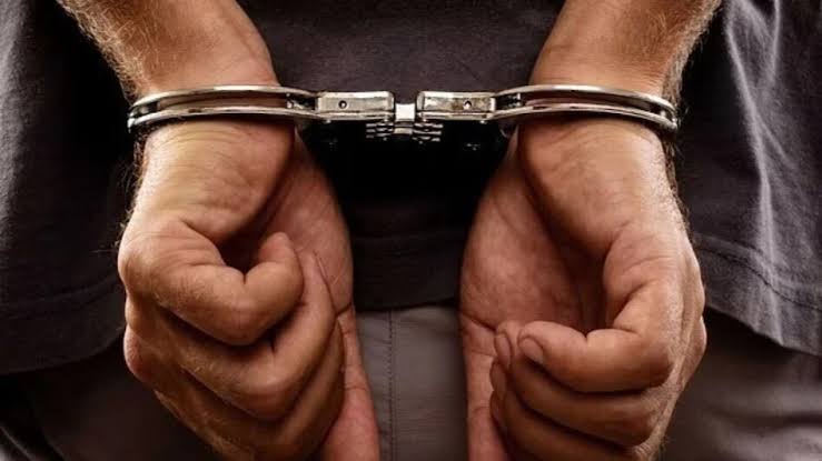 auto-driver-arrested-for-rapin