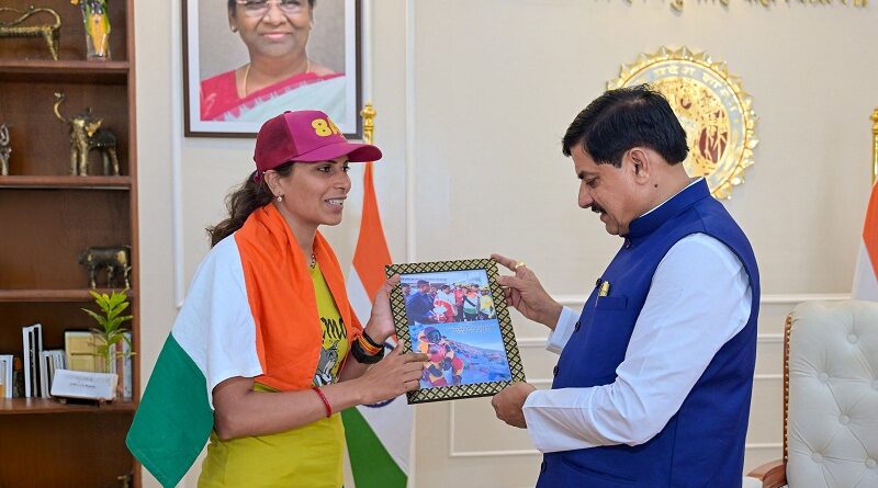 mp-cm-met-mountaineer-anjana-yadav