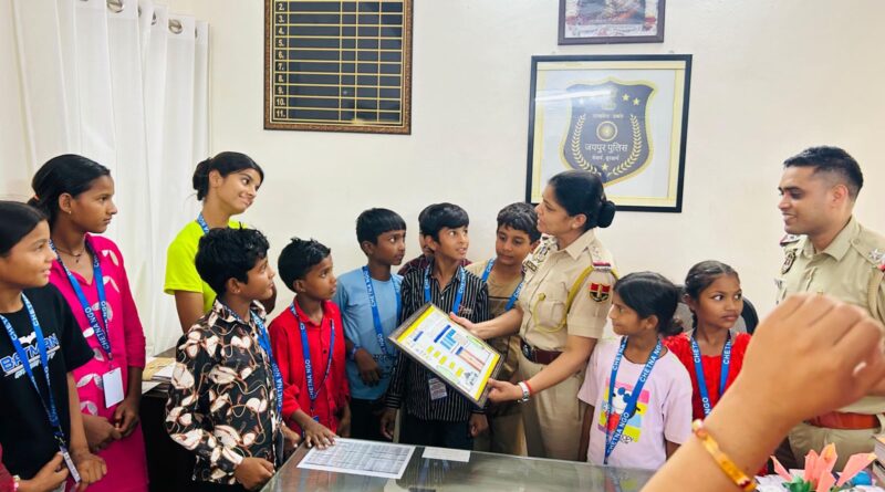 jaipur-police-children