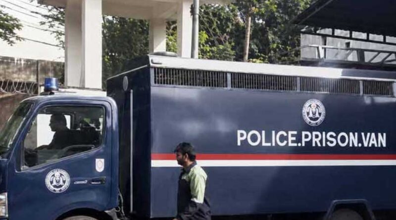 pakistan-14-prisoners-escaped