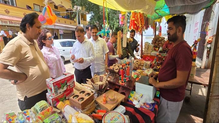 mp-sehore-adb-experts-inspected-the-budhni-toy-vil