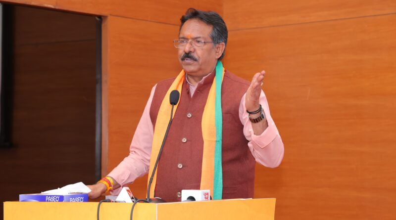 malhotra-welcomed-delhi-govt-r