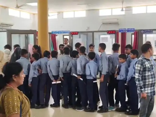 17-students-of-gyanodaya-schoo