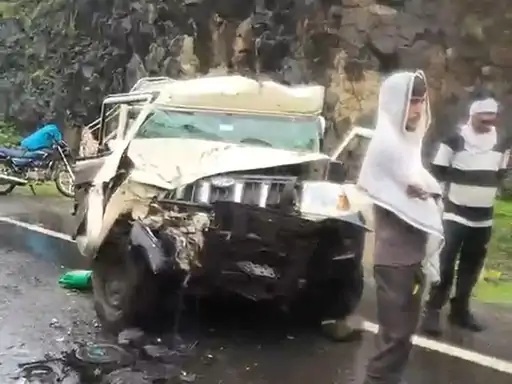 mandla-driver-dies-in-collision-between-marble-lad