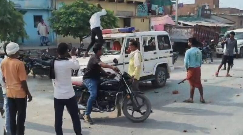 up-police-villagers-face-off