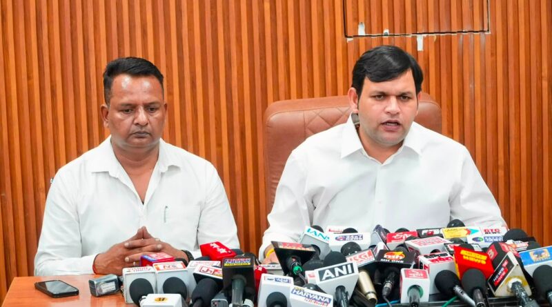 hr-ports-minister-paper-leak