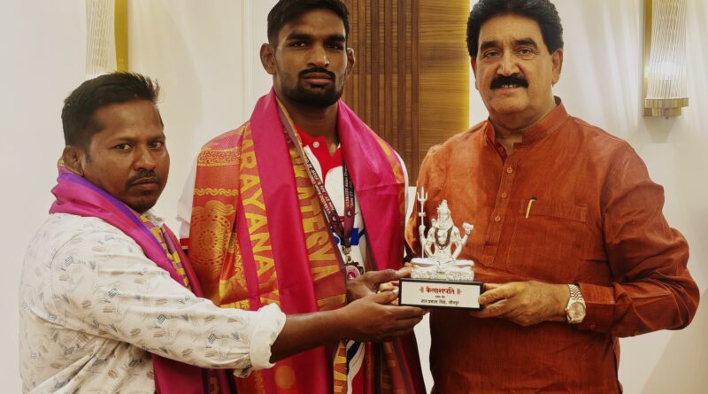 honouring-wrestler-saurabh-yadav