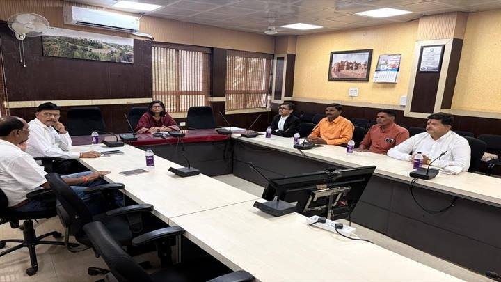mp-gwalior-copy-voter-list-provided-political-part