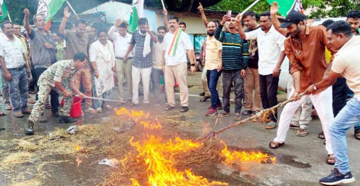 bijapur-congress-burns-effigie