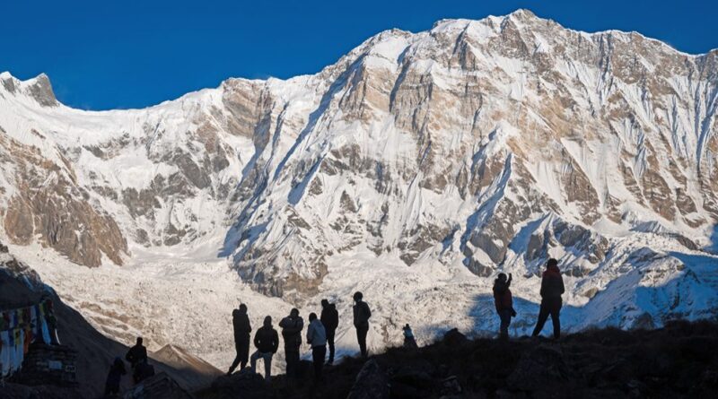 nepal-annapurna-abc-tourist-re