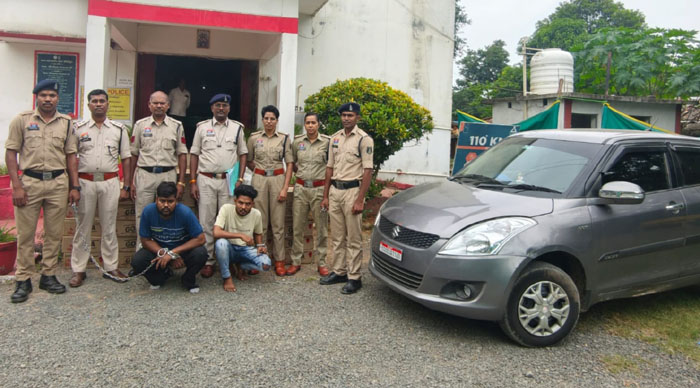 two-accused-arrested-in-car