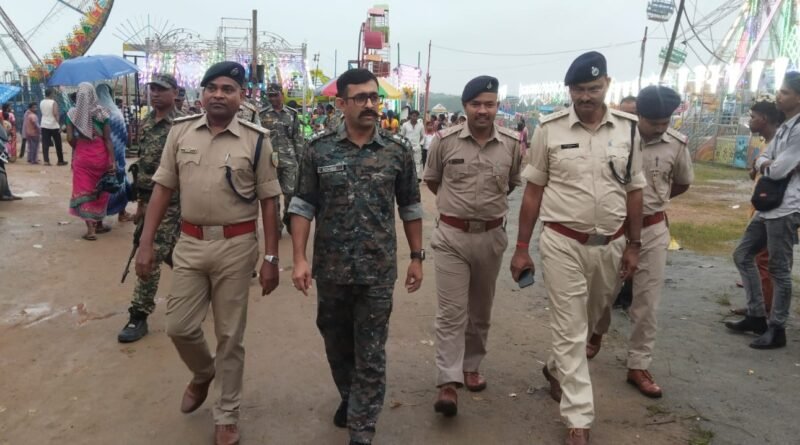jh-dc-visits-baba-amreshwar-dham