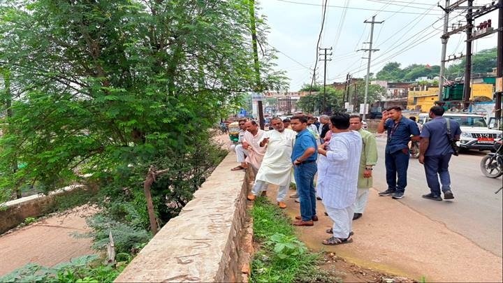 mp-gwalior-minister-kushwah-inspects-gol-pahadiya-