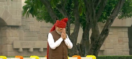 pm-modi-rajghat-gandhi-tribute
