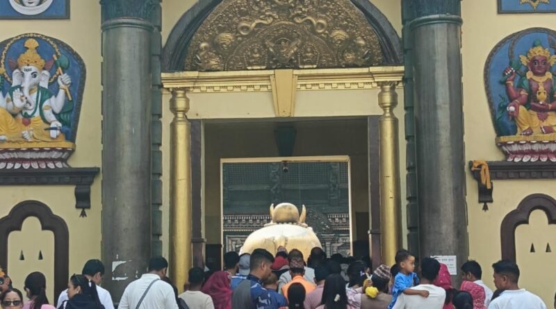a-pandal-modeled-after-the-pas