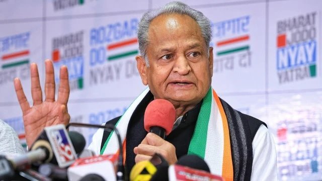 exclusion-73-lakh-farmers-crop-insurance-scheme