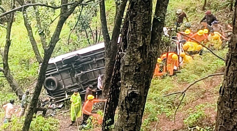 uk-tempo-traveller-accident-