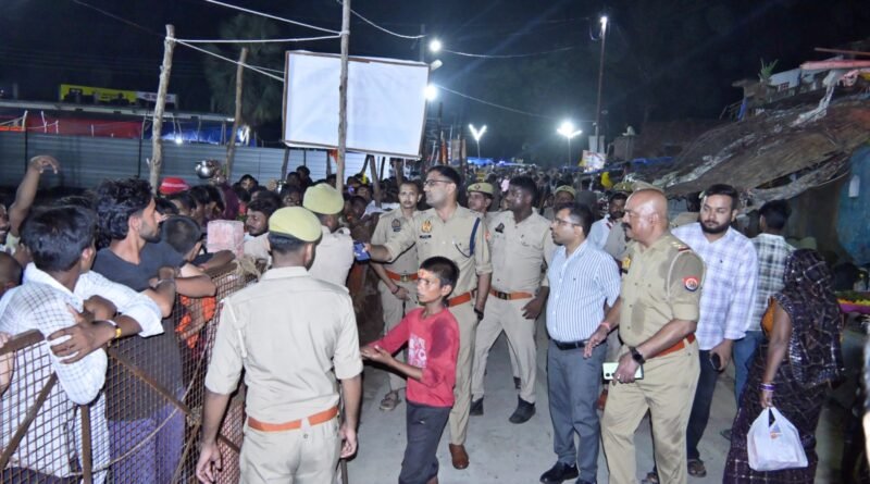 up-crowd-faith-mahadeva
