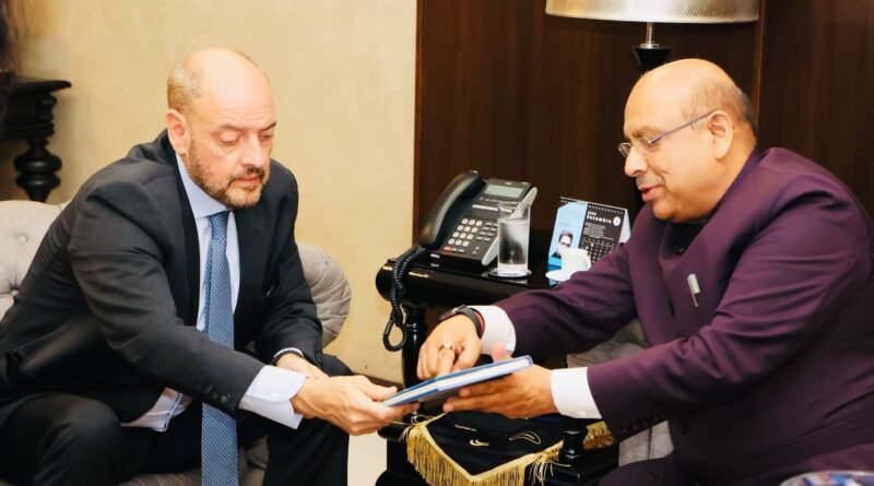 vijender-gupta-meets-ramuth
